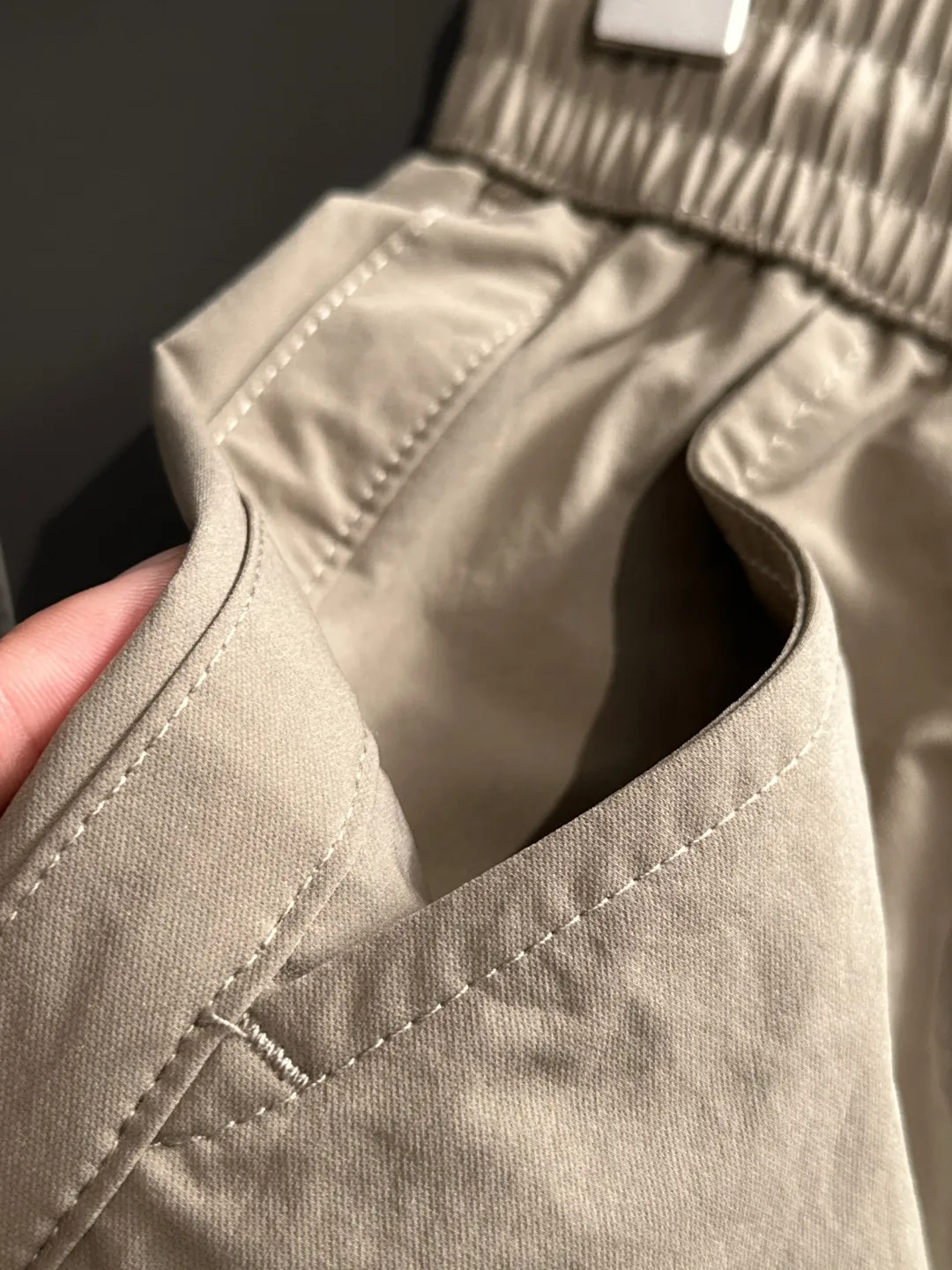 🅿️390 next day shipping Stone Island 2025 spring and summer new elastic band casual pants, thin counter custom fabrics, high breathability and comfort, impeccable details, brand element design concept, reflecting high quality. It feels delicate and soft! It presents a casual cut and the upper body shape is great! Size: M-4XL